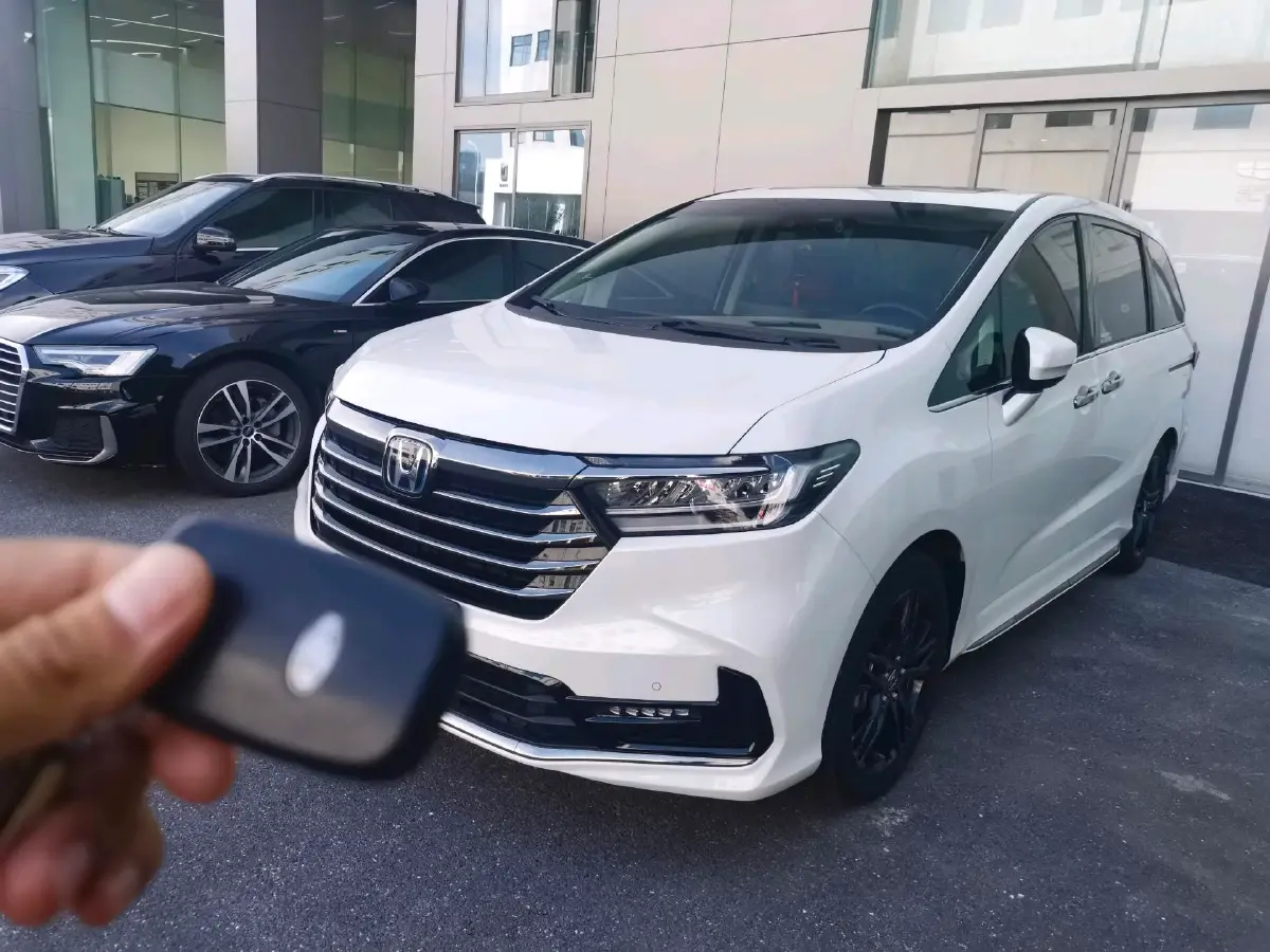 2022 Honda Odyssey 2.0L 146HP L4 E-CVT Hybrid