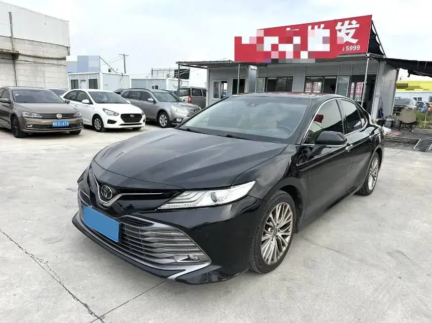 2018 Toyota Camry 2.5L 209HP L4 8AT
