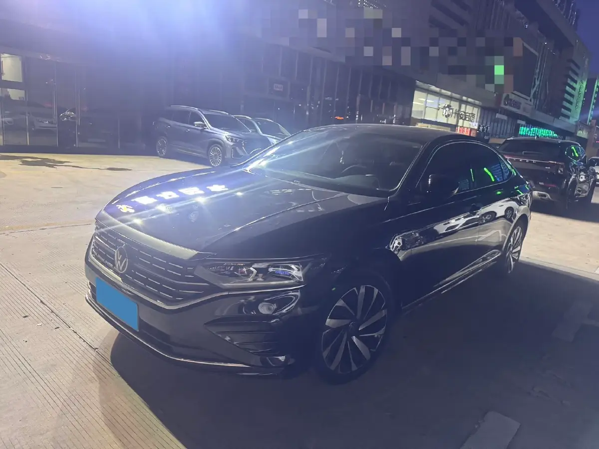 2023 Volkswagen Passat 2.0T 186HP L4 7DCT