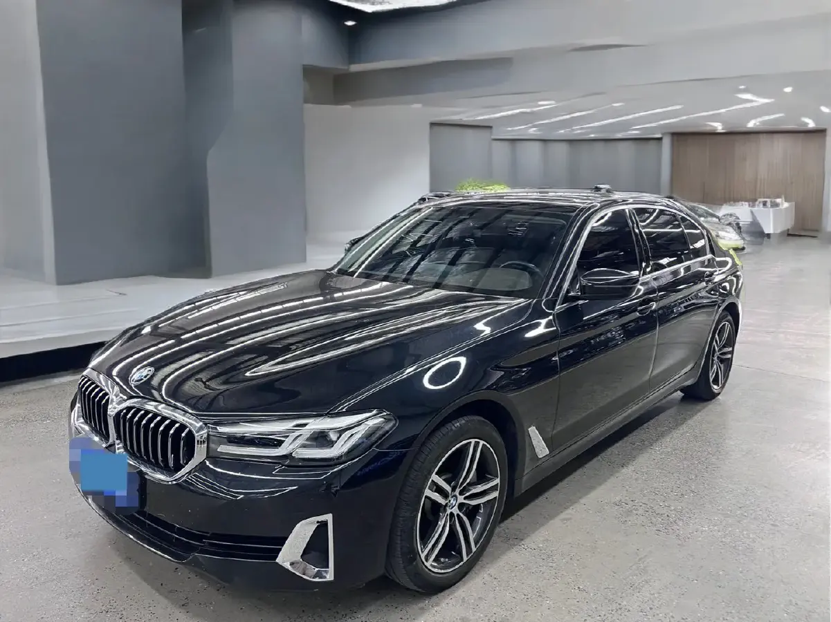 2023 BMW 5 Series 2.0T 245HP L4 8AT