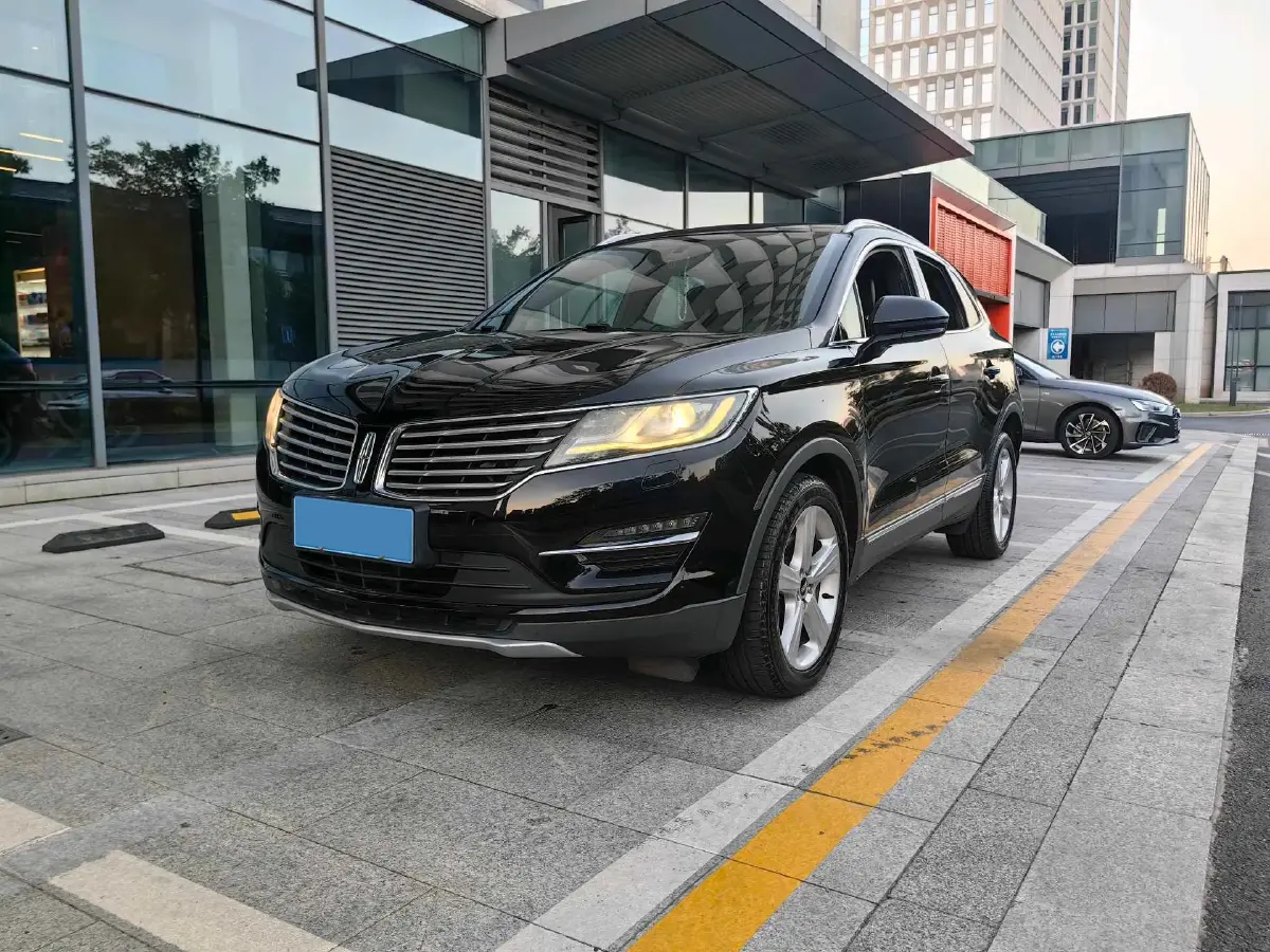 2018 Lincoln MKC 2.0T 203HP L4 6AT