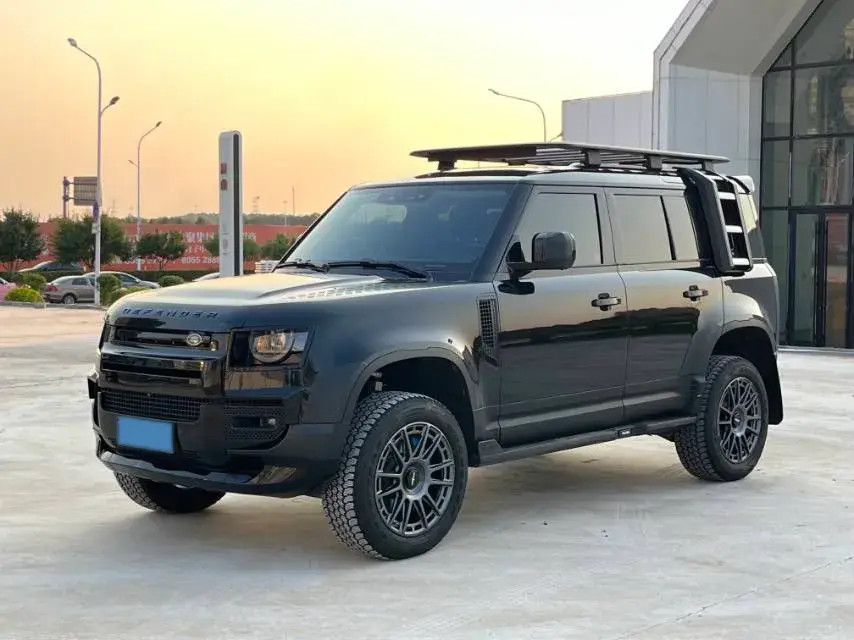 2023 Land Rover Defender 3.0T 400HP L6 8AT