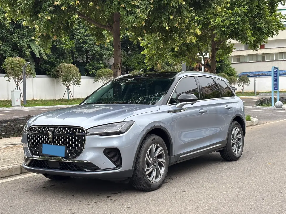 2023 Lincoln Corsair 2.0T 261HP L4 8AT