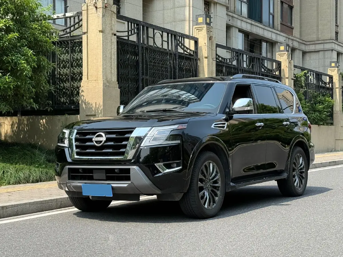 2023 Nissan Patrol 5.6L 400HP V8 7AT