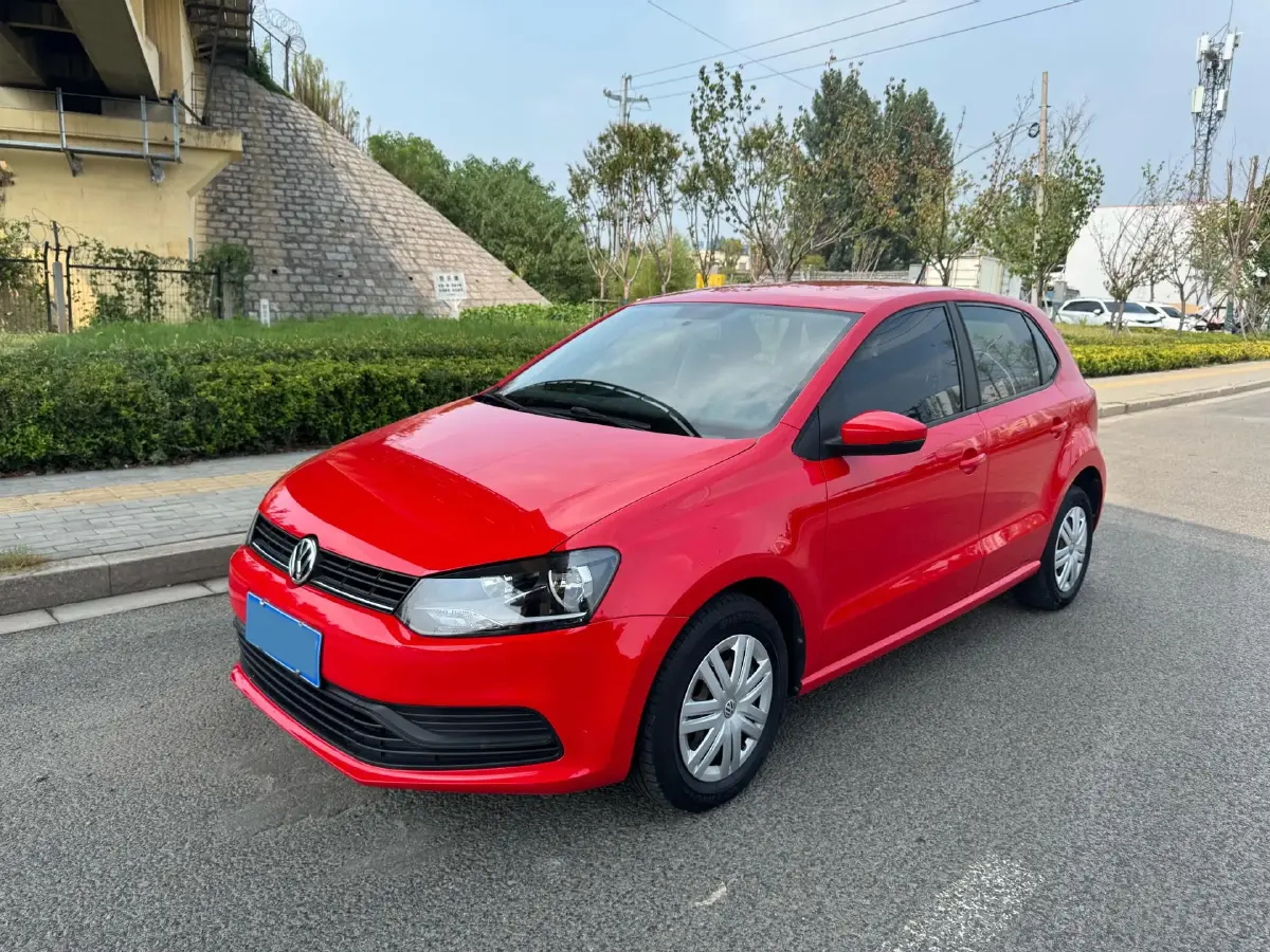 2016 Volkswagen Polo 1.4L 90HP L4 6AT