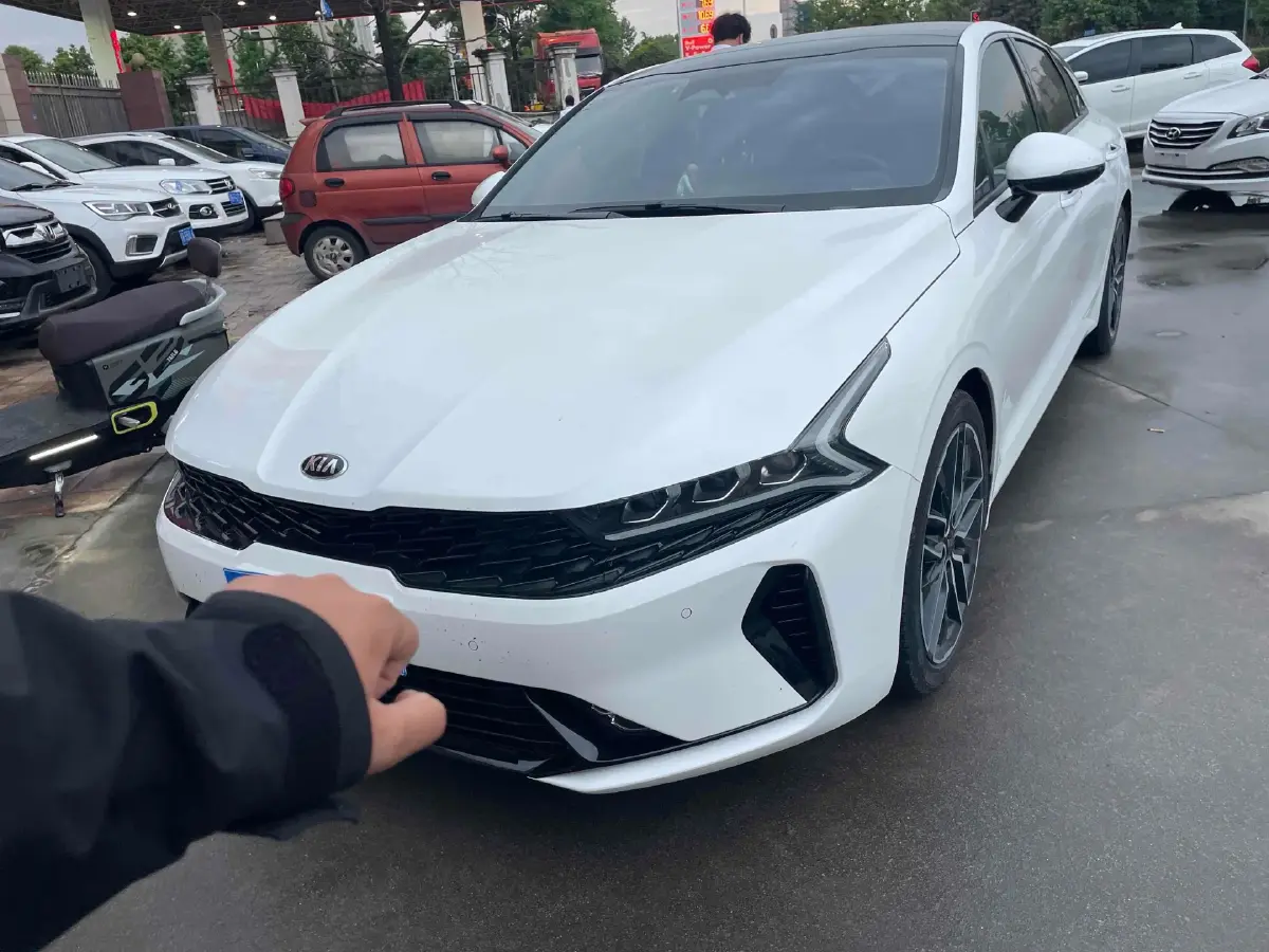 2020 Kia K5 2.0T 240HP L4 8AT