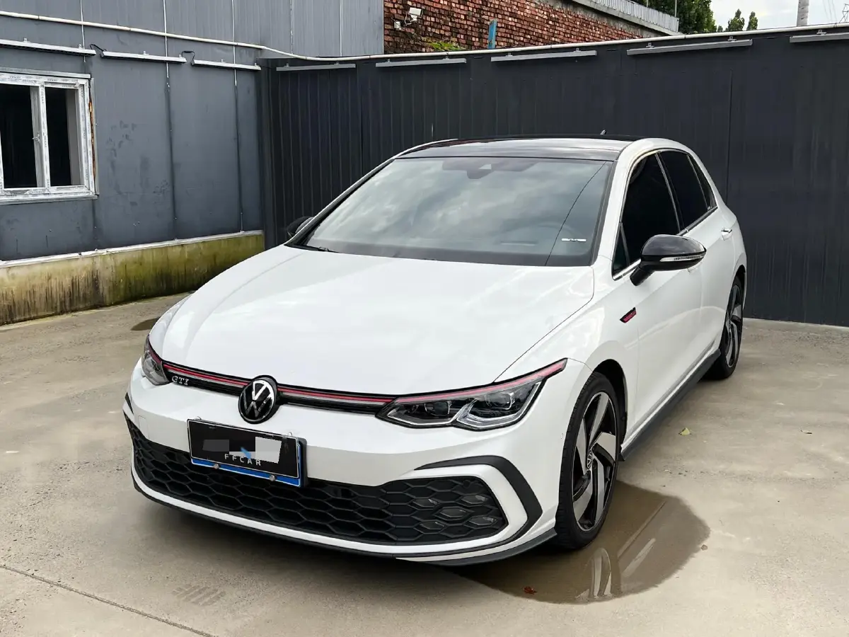 2023 Volkswagen GolfGTI 2.0T 220HP L4 7DCT