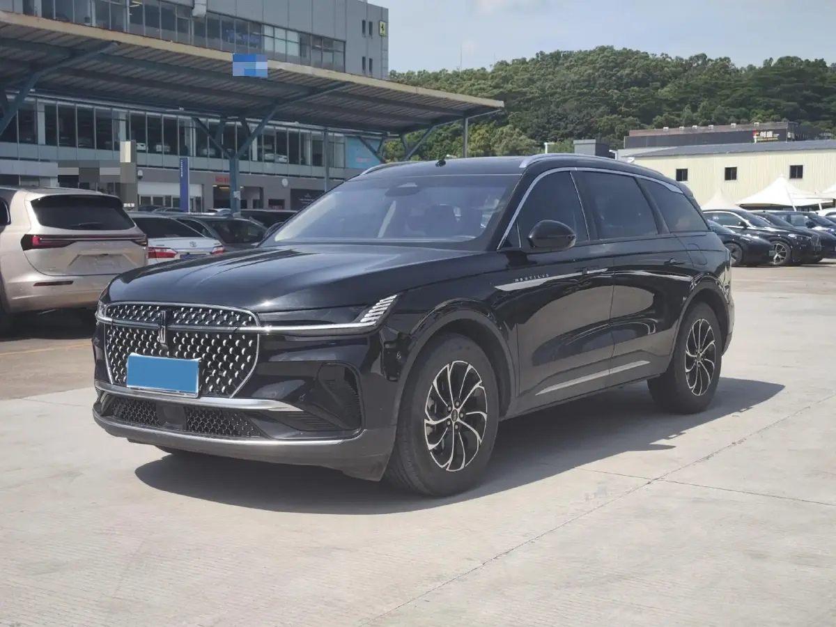 2023 Lincoln Nautilus 2.0T 261HP L4 8AT