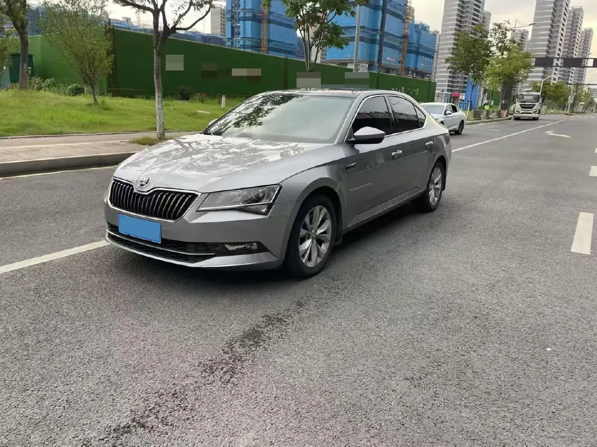 2018 Skoda Superb 2.0T 186HP L4 7DCT