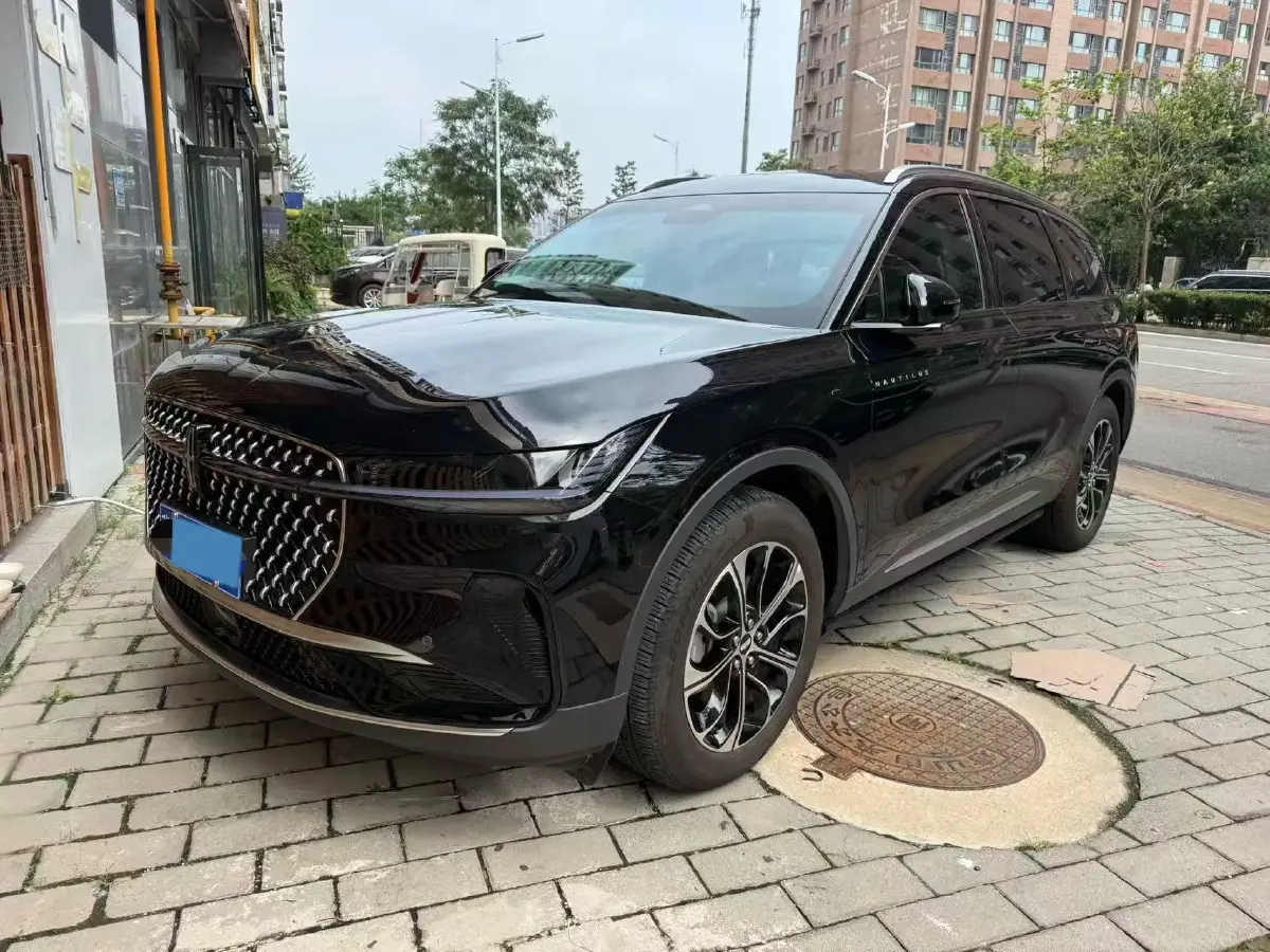 2023 Lincoln Nautilus 2.0T 261HP L4 8AT