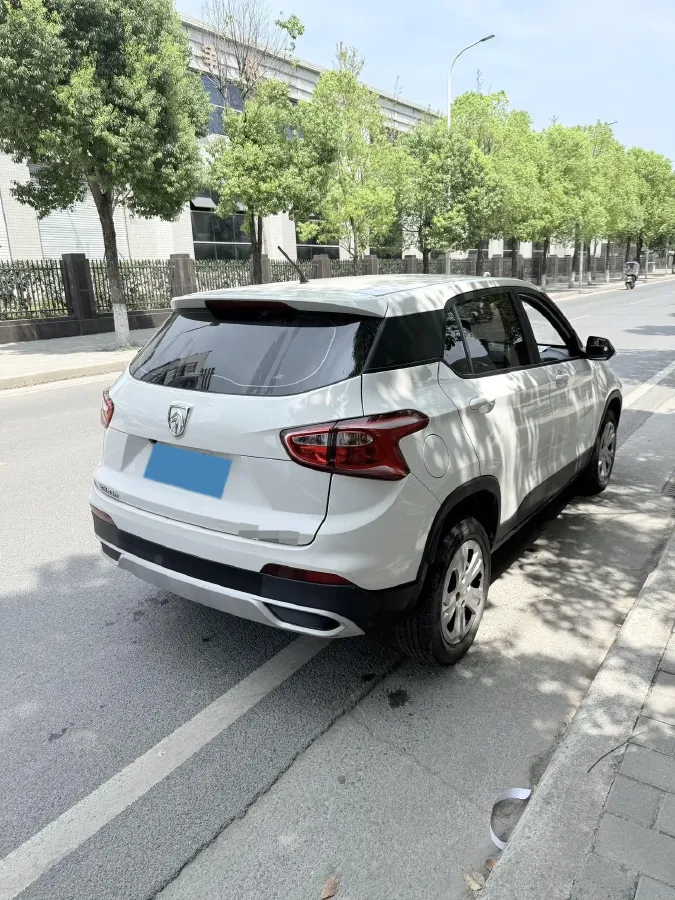 2014 BaoJun 610 1.5L 112HP L4 5MT,autocango,china used car exporter,china ev exporter,chinese used car exporter,chinese used ev exporter