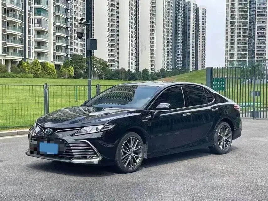 2021 Toyota Camry 2.5L 178HP L4 E-CVT Hybrid