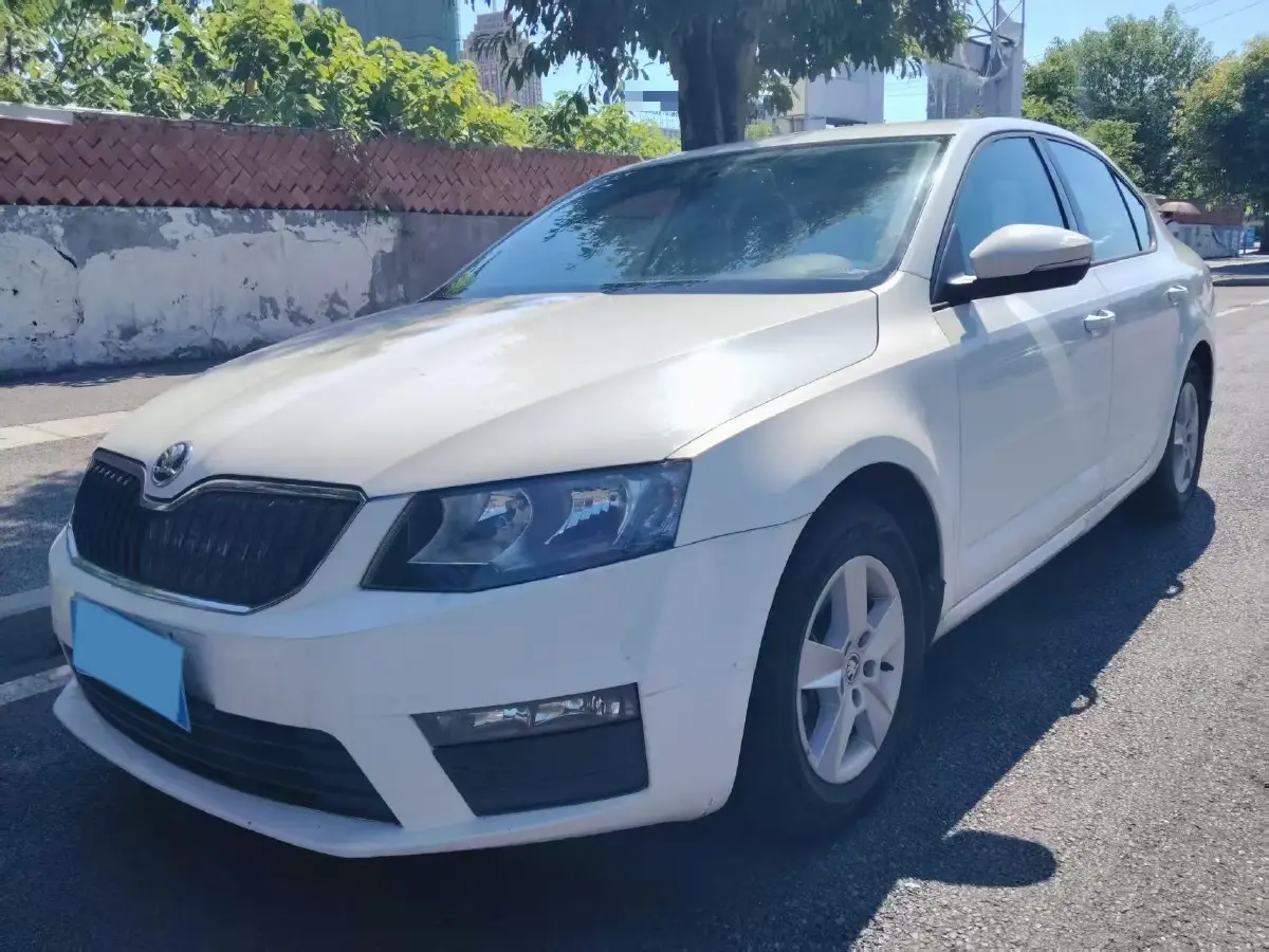 2017 Skoda Octavia 1.6L 110HP L4 6AT
