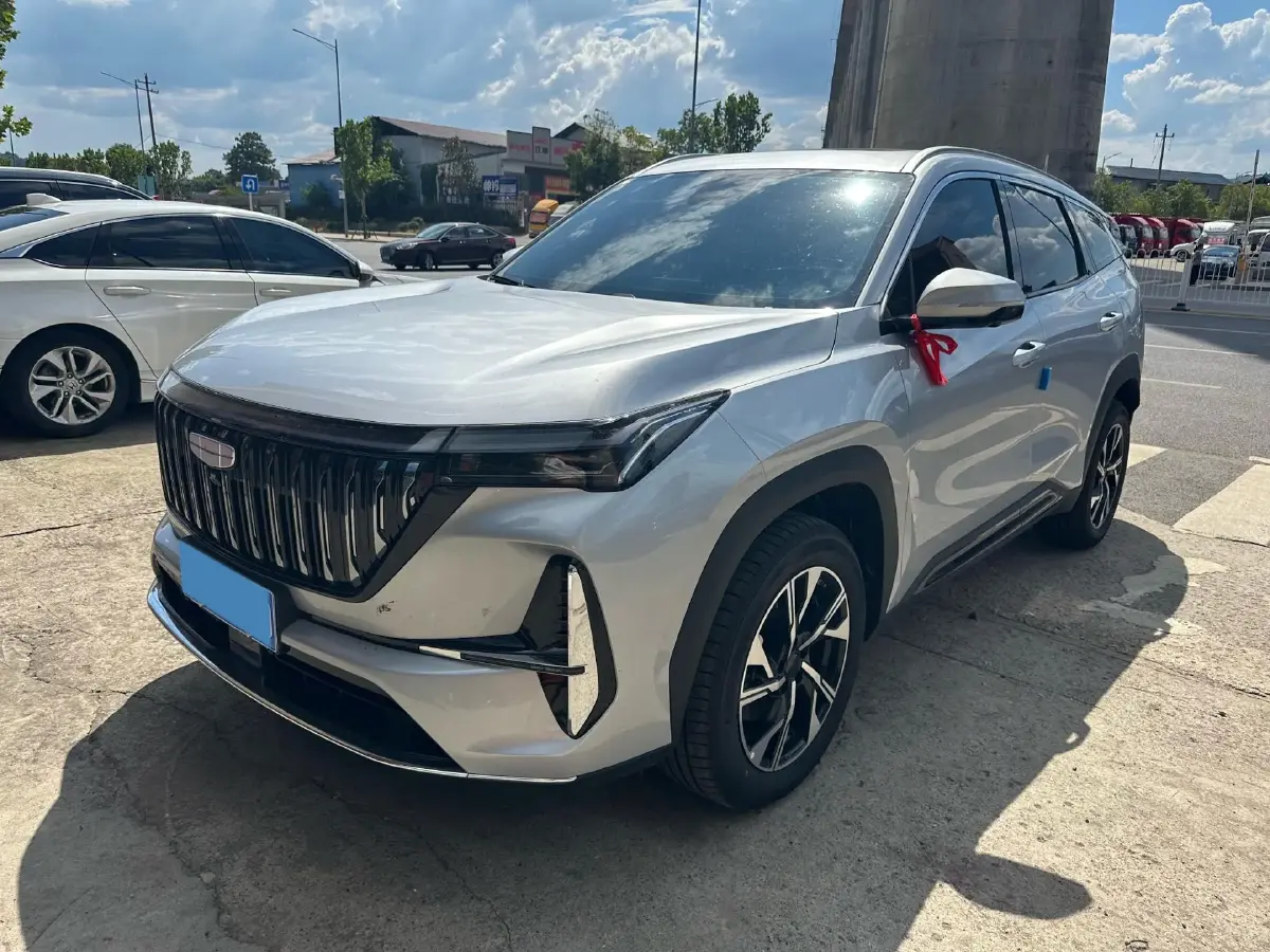 2025 Geely StarRay 1.5T 181HP L4 7DCT