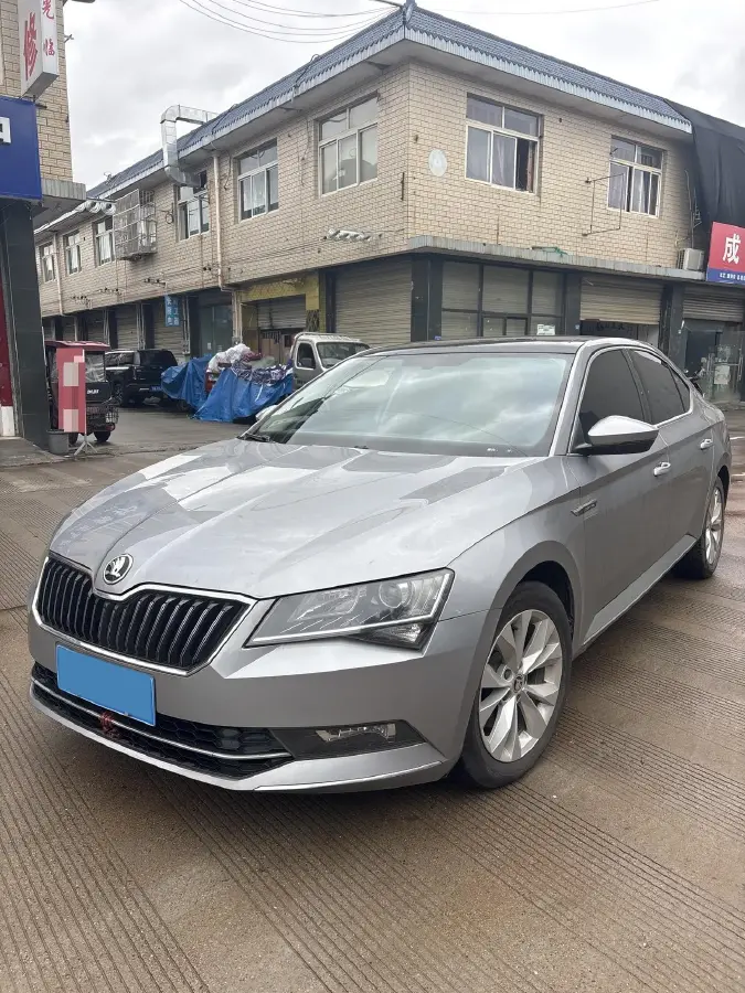 2018 Skoda Superb 1.8T 180HP L4 7DCT