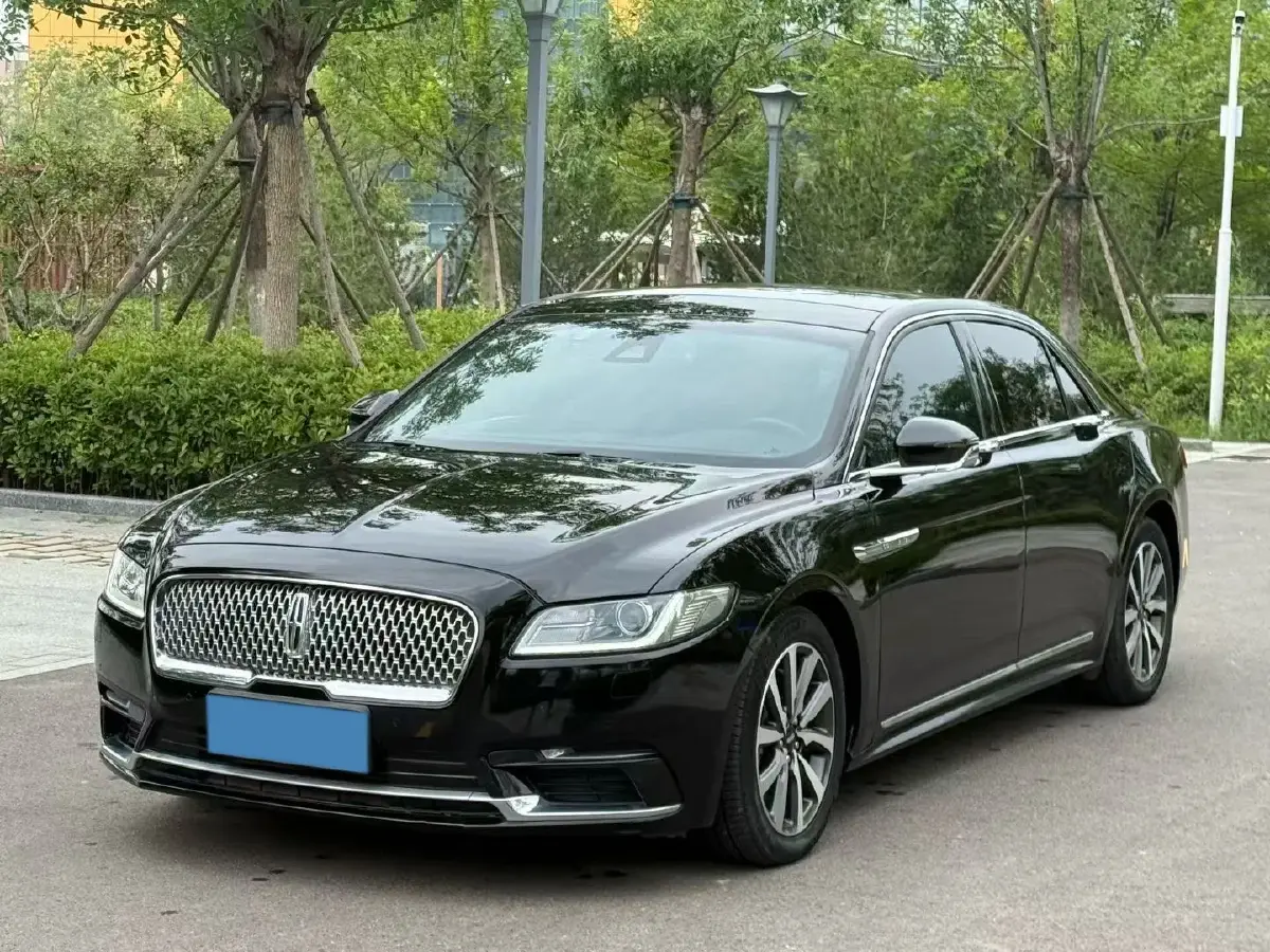 2017 Lincoln Continental 2.0T 261HP L4 6AT