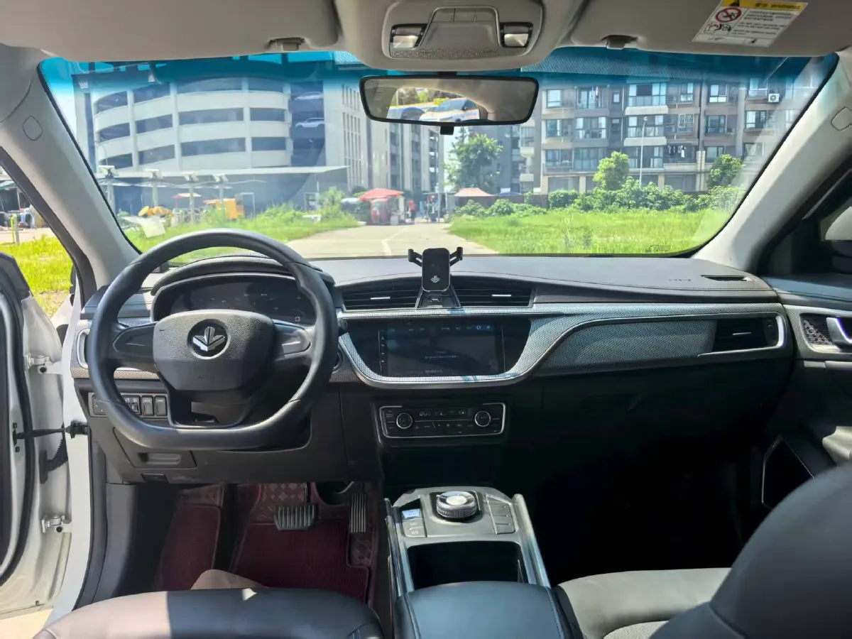 2022 Livan Maple 60s BEV 52.56KWH,autocango,china used car exporter,china ev exporter,chinese used car exporter,chinese used ev exporter