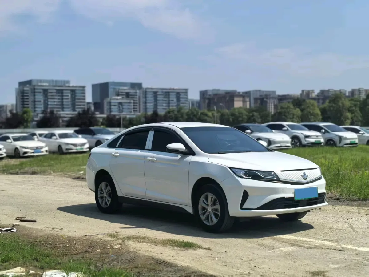 2022 Livan Maple 60s BEV 52.56KWH,autocango,china used car exporter,china ev exporter,chinese used car exporter,chinese used ev exporter
