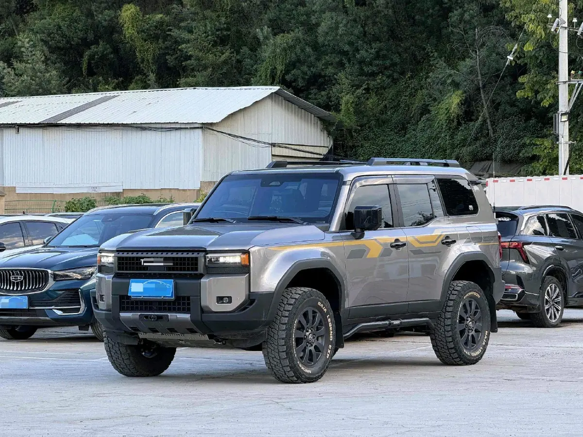 2024 Toyota Land Cruiser Prado 2.4T 282HP L4 8AT Hybrid