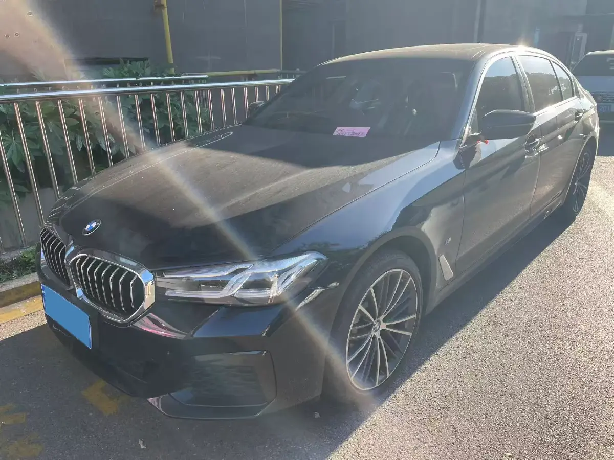 2022 BMW 5 Series 2.0T 252HP L4 8AT