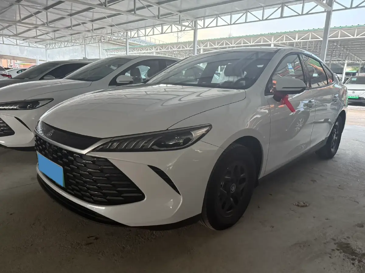 2025 BYD Seal05 DM-i 1.5L 101HP L4 E-CVT PHEV 7.68KWH