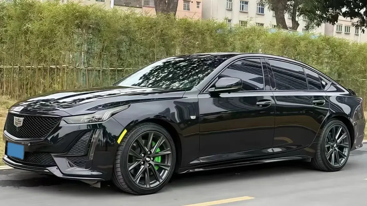 2023 Cadillac CT5 2.0T 237HP L4 10AT