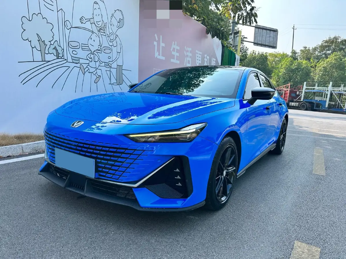 2022 ChangAn UNI-V 1.5T 188HP L4 7DCT