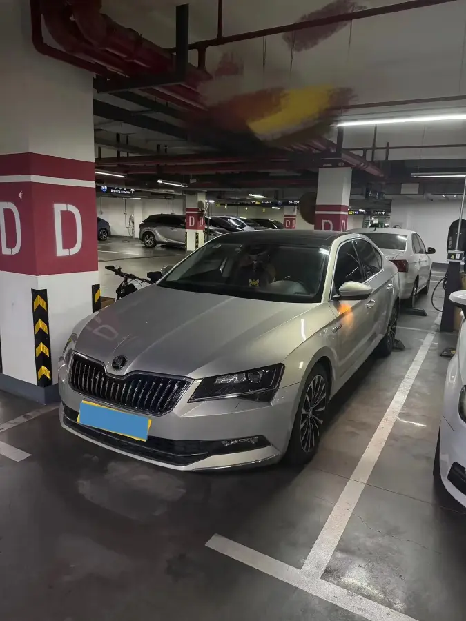 2018 Skoda Superb 1.8T 180HP L4 7DCT