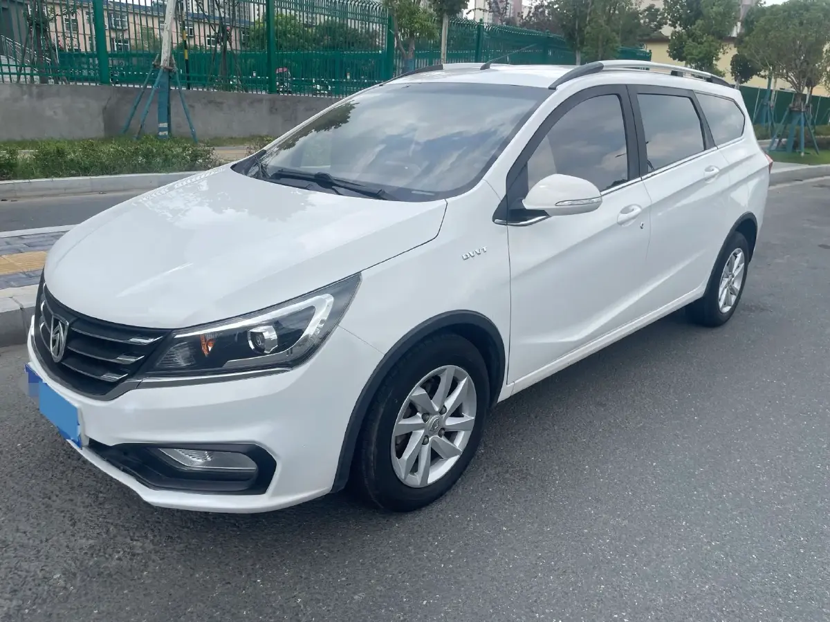 2017 BaoJun 310W 1.5L 112HP L4 6MT