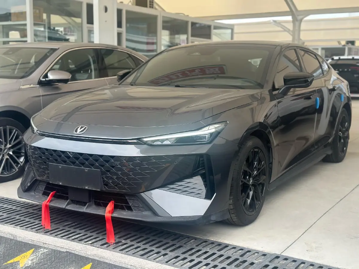 2024 ChangAn UNI-V 1.5T 188HP L4 7DCT