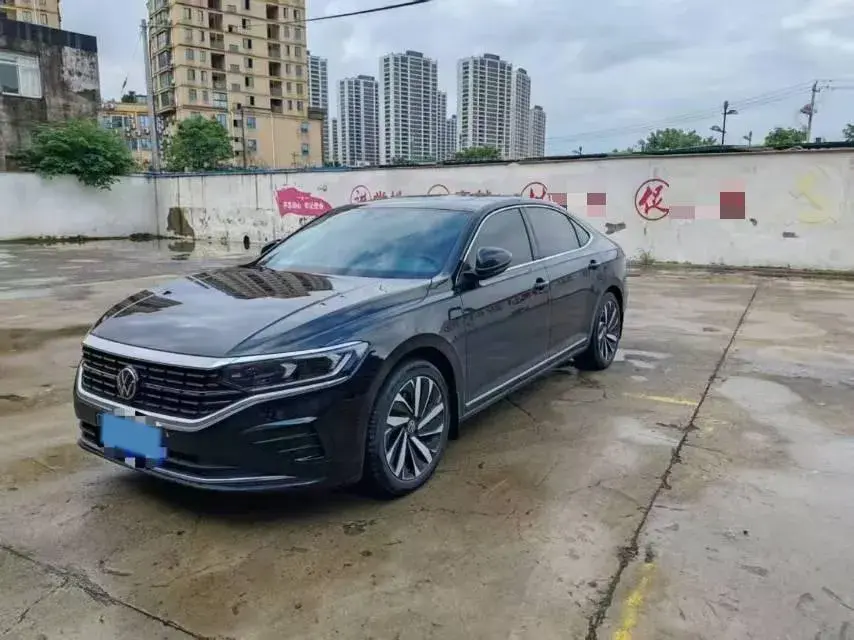 2023 Volkswagen Passat 2.0T 186HP L4 7DCT