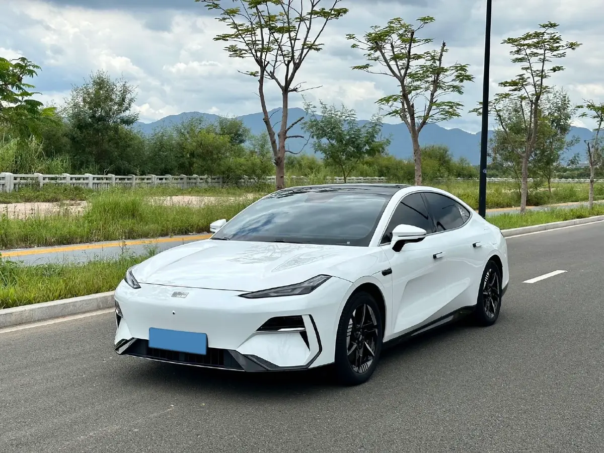 2024 Geely Galaxy E8 BEV 62KWH