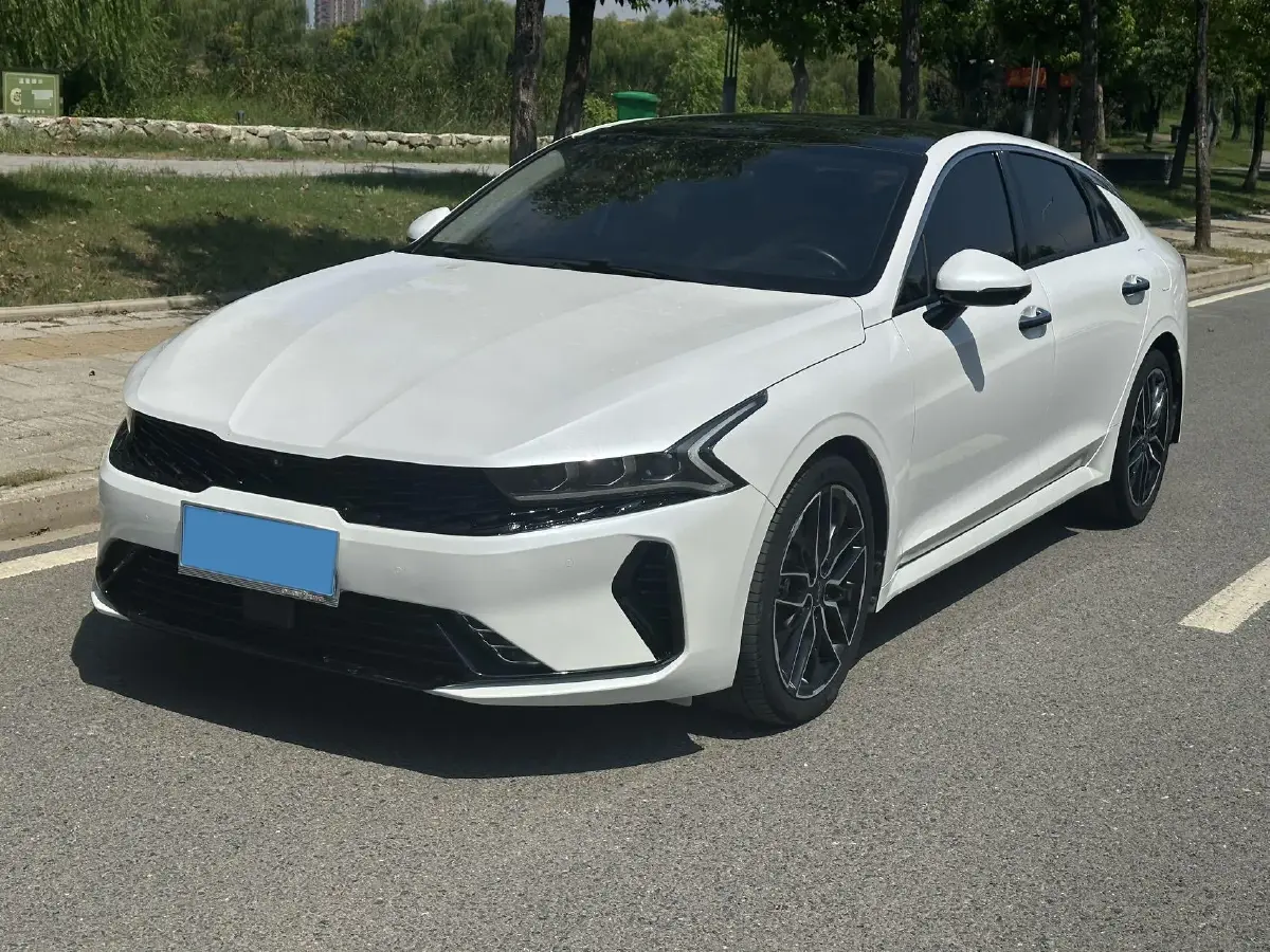 2021 Kia K5 2.0T 240HP L4 8AT