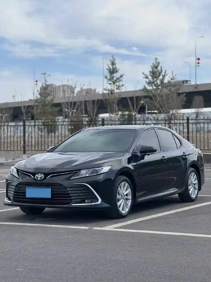 2023 Toyota Camry 2.5L 178HP L4 E-CVT Hybrid