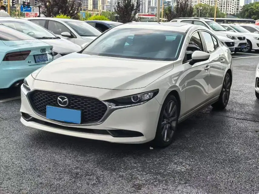 2022 Mazda 3 Axela 2.0L 158HP L4 6AT