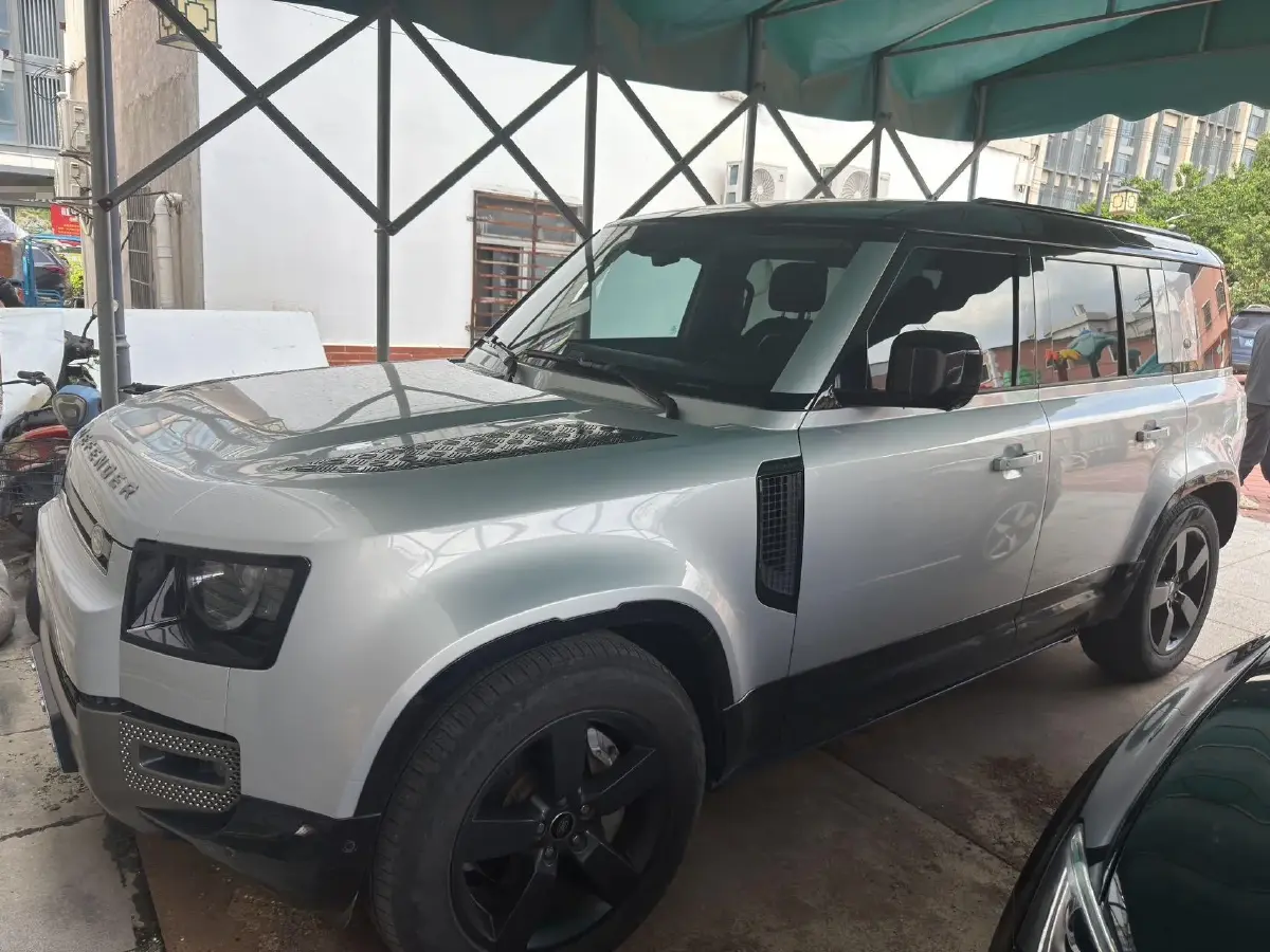 2022 Land Rover Defender 3.0T 400HP L6 8AT