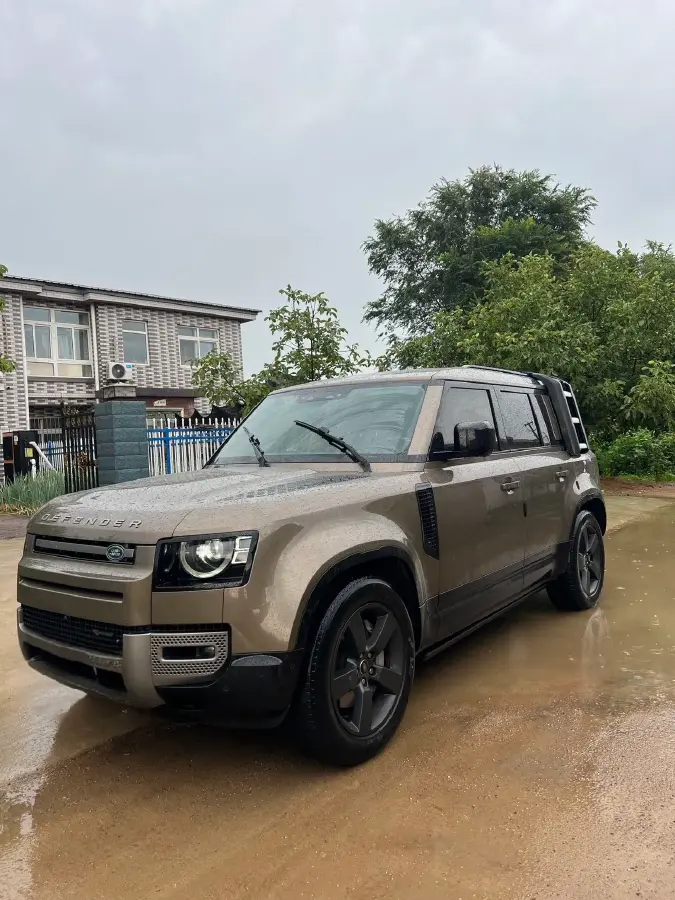 2022 Land Rover Defender 3.0T 400HP L6 8AT