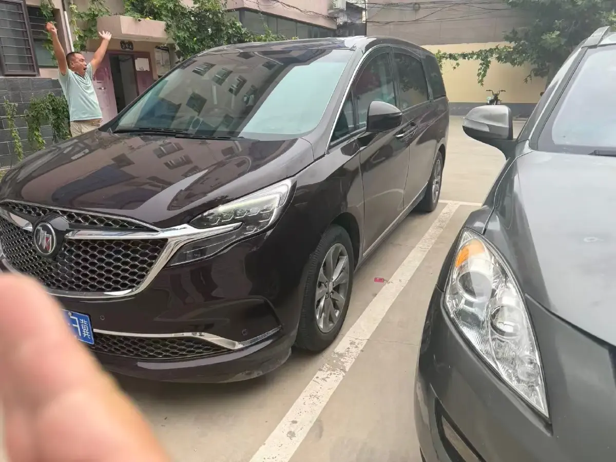 2022 Buick GL8 2.0T 237HP L4 9AT