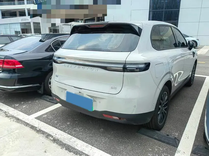 2025 Leapmotor B10 BEV 56.2KWH,autocango,china used car exporter,china ev exporter,chinese used car exporter,chinese used ev exporter