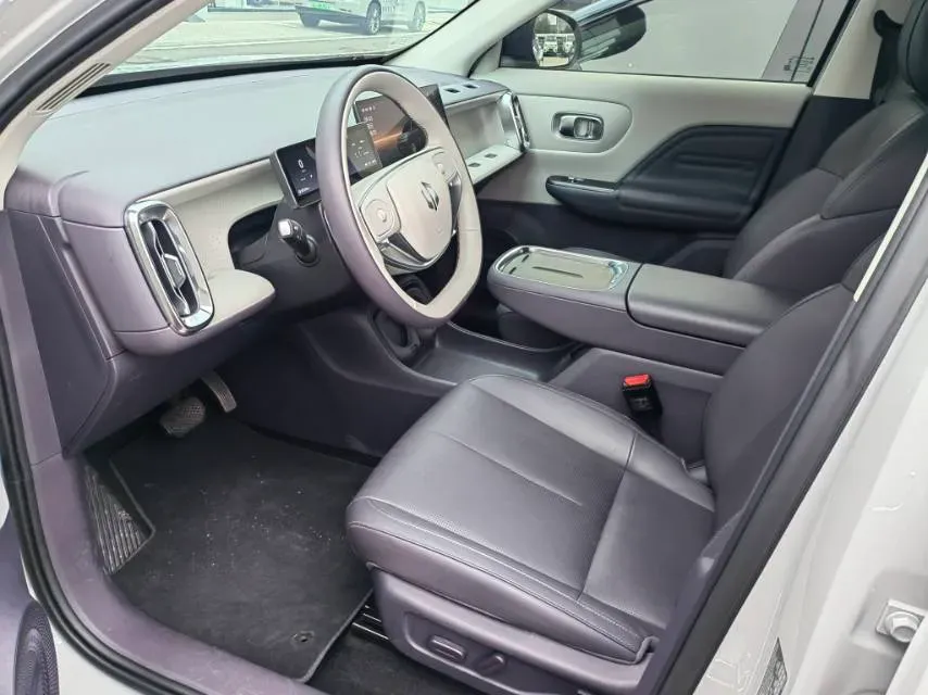 2025 Leapmotor B10 BEV 56.2KWH,autocango,china used car exporter,china ev exporter,chinese used car exporter,chinese used ev exporter