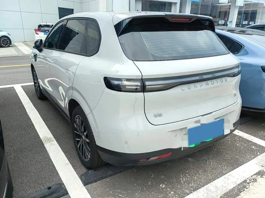 2025 Leapmotor B10 BEV 56.2KWH,autocango,china used car exporter,china ev exporter,chinese used car exporter,chinese used ev exporter