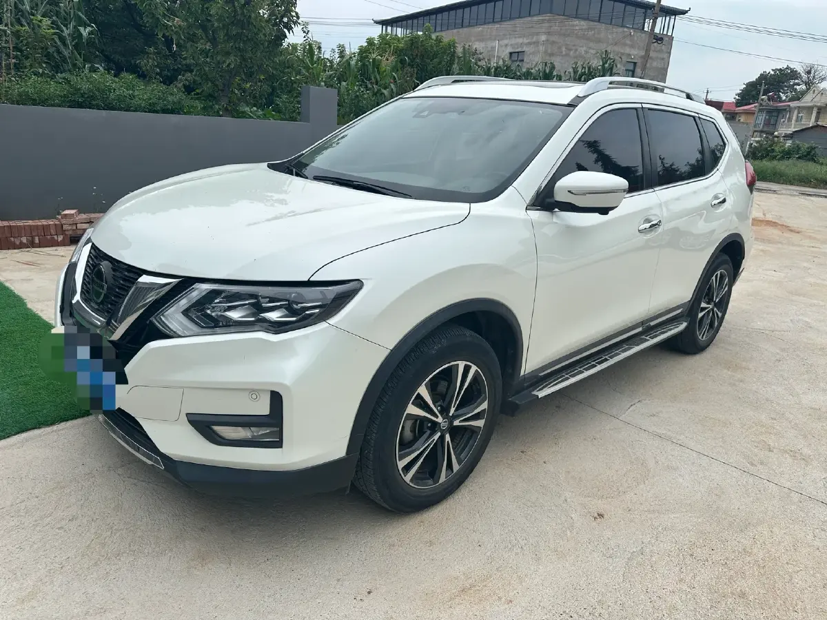 2021 Nissan X-Trail 2.5L 181HP L4 CVT