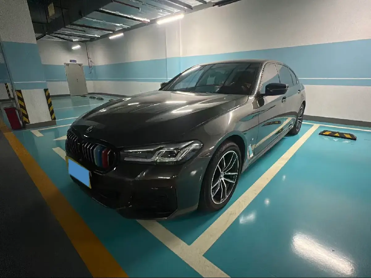 2022 BMW 5 Series 2.0T 184HP L4 8AT