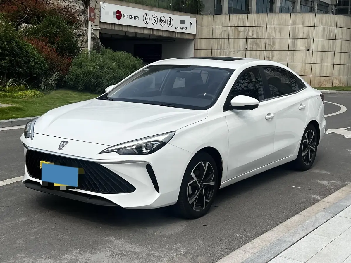 2023 Roewe i5 1.5L 129HP L4 CVT