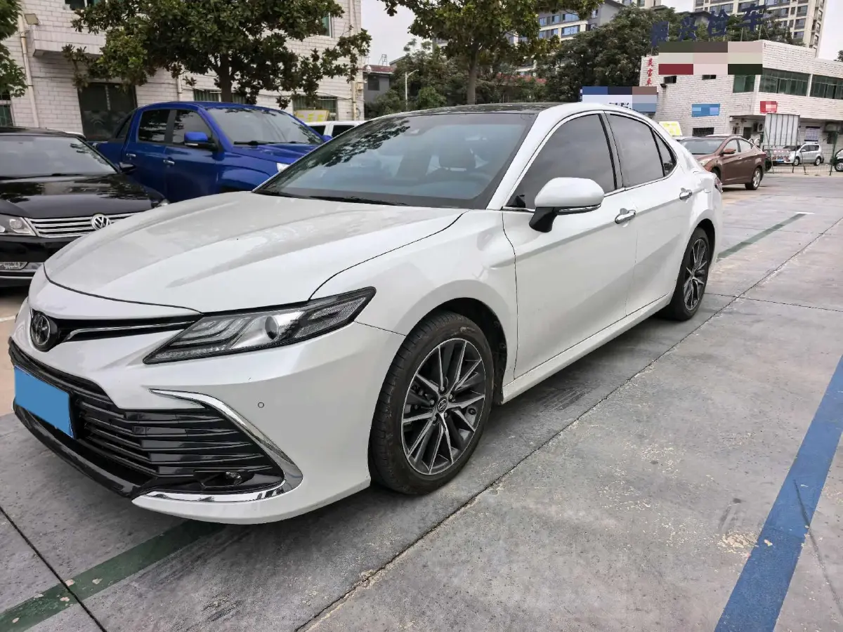 2021 Toyota Camry 2.5L 209HP L4 8AT