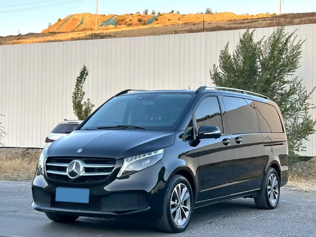 2022 Mercedes-Benz V Class 2.0T 211HP L4 9AT