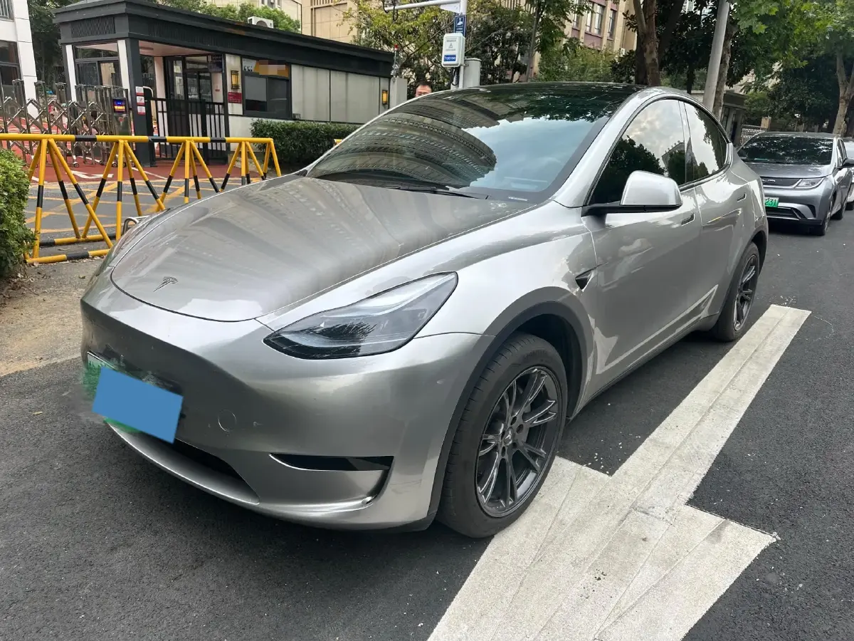 2024 Tesla Model Y BEV 60KWH