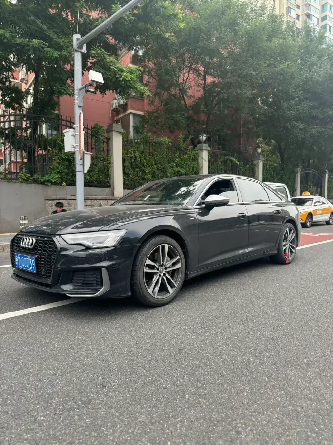 2021 Audi A6L 2.0T 190HP L4 7DCT
