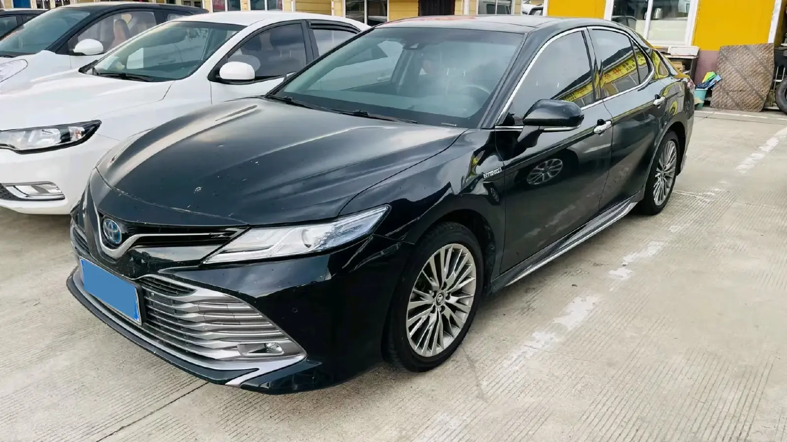 2019 Toyota Camry 2.5L 178HP L4 E-CVT Hybrid