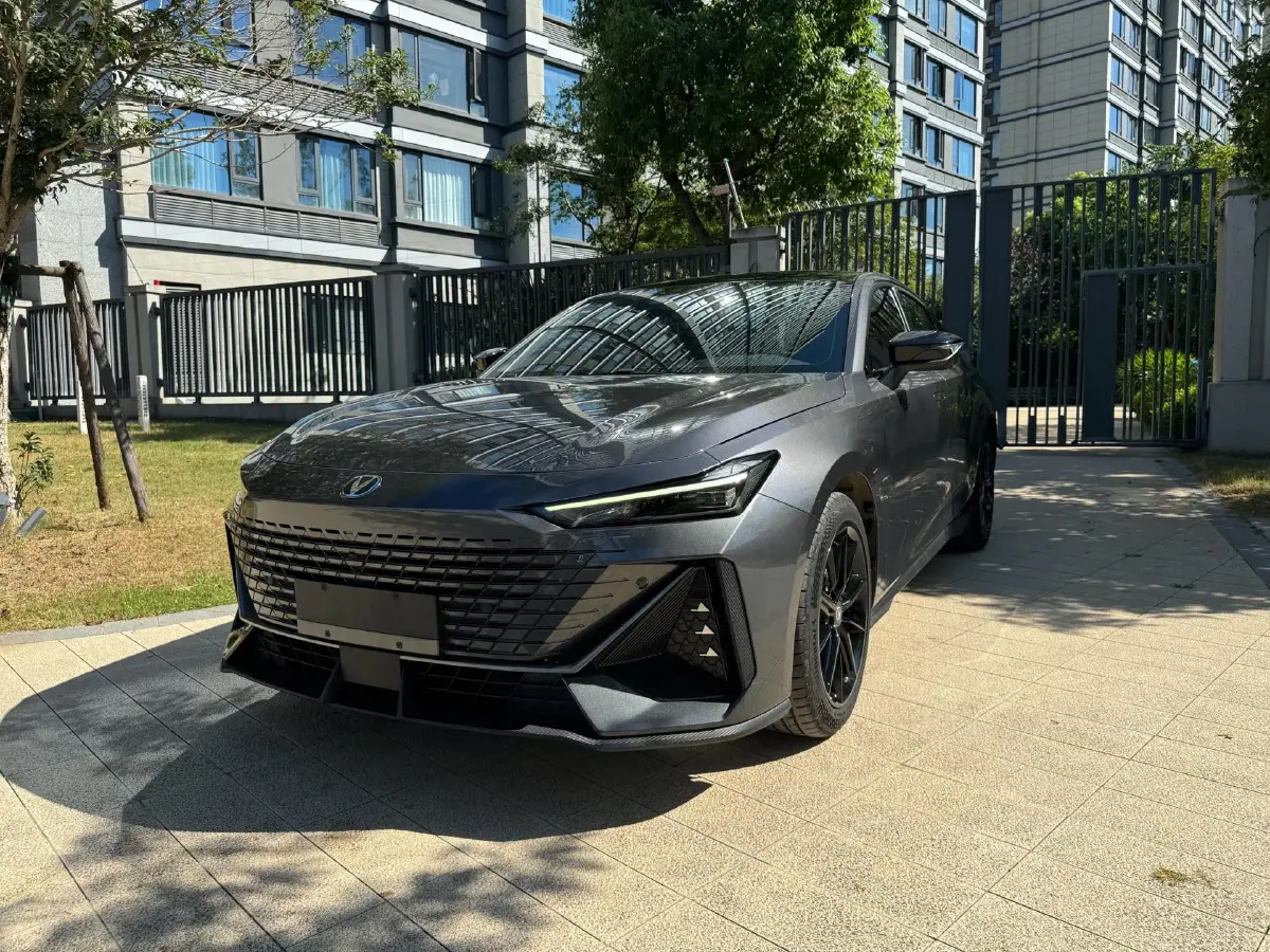 2023 ChangAn UNI-V 1.5T 188HP L4 7DCT